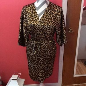 Leopard Print Kimono Sleeve Robe Size M